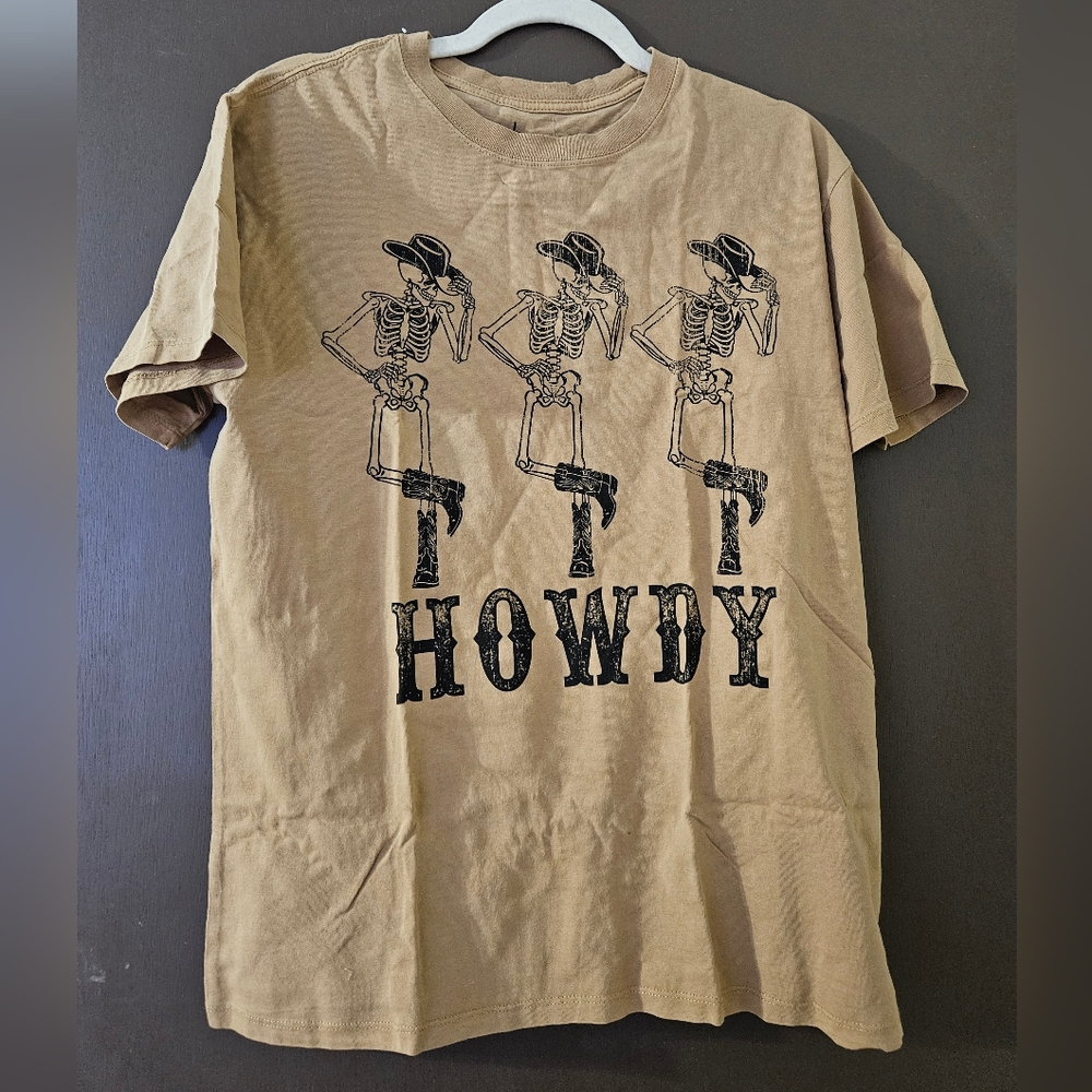 Junior's Howdy Skeleton Halloween Graphic Tee